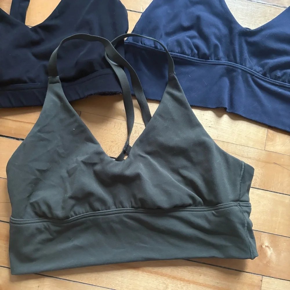 Bundle of 3 Aerie Sz M Navy, Black And Green Sport Bras - Picture 4 of 9